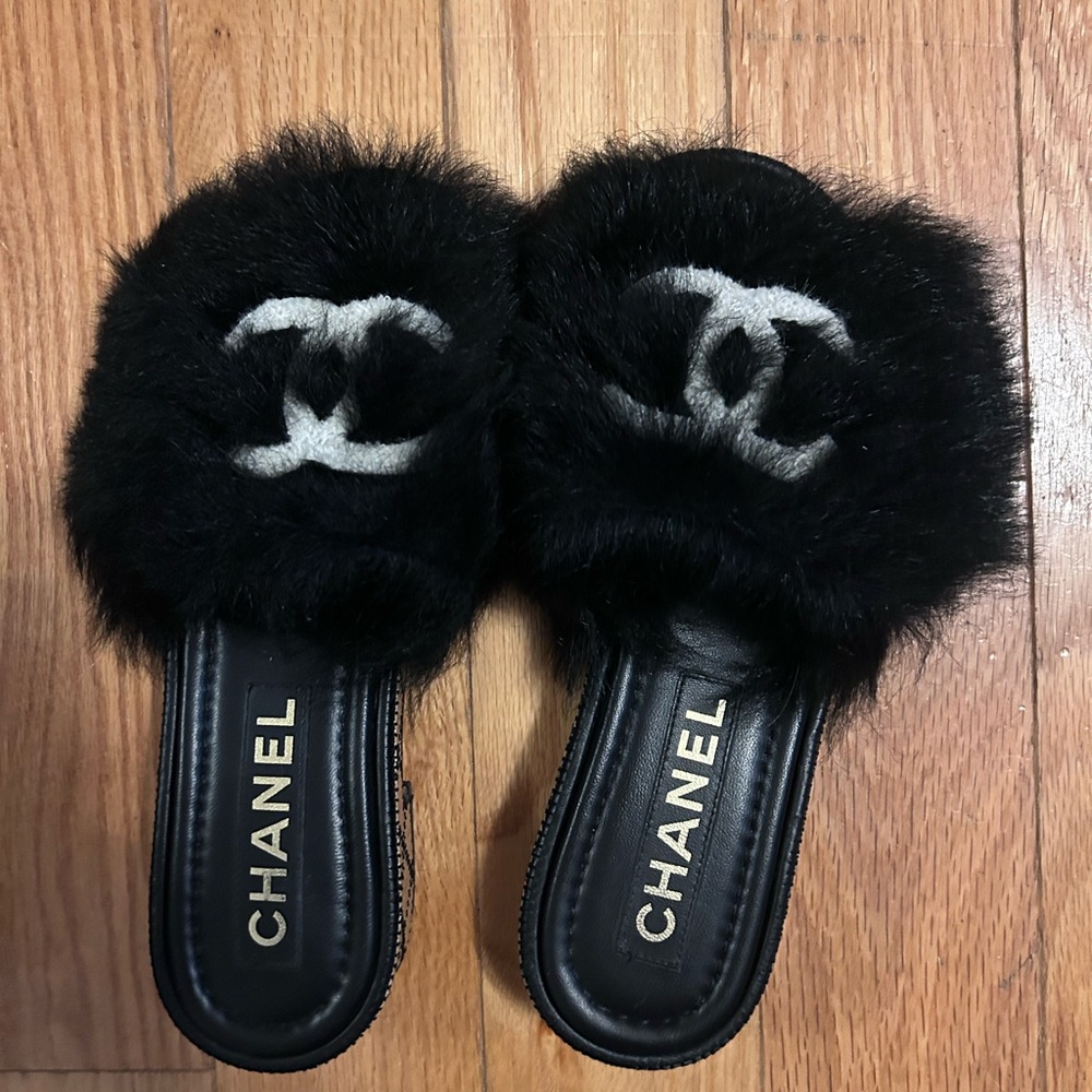 CHANEL Black and White Fur Sandals